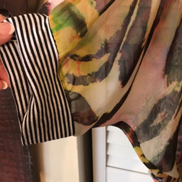 Elysee 26 Blouse - Picture 2 of 7